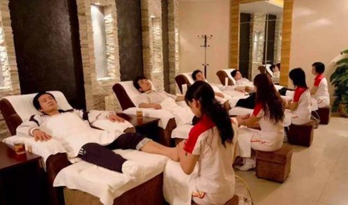 中國(guó)足浴行業(yè)圖鑒 男技師月入過(guò)萬(wàn)，洗腳城服務(wù)走向海底撈化與跨界理發(fā)